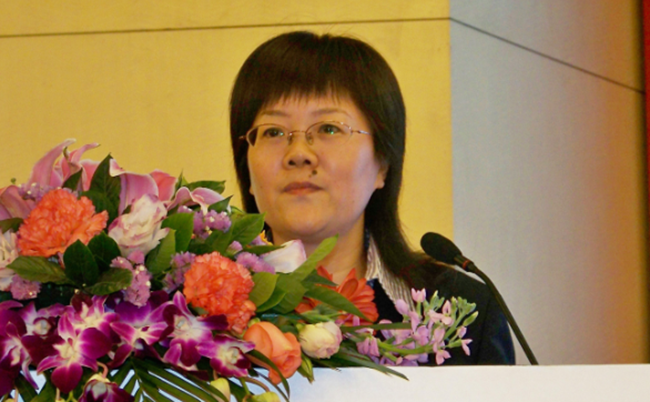 88858cc永利官网互联总经理、首席规划师郑爱军以"大数据环境下政府数据整合·城市级政务信息资源综合管理平台"为题作出演讲