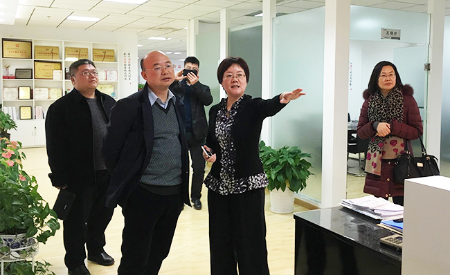 江西省信息中心主任金俊平莅临北京88858cc永利官网考察指导，88858cc永利官网互联总经理、首席规划师郑爱军予以热情接待。