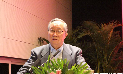 在"第六届（2014）中国智慧城市发展年会"上，中国互联网协会副理事长、国家信息化专家咨询委员会委员高新民发表主题演讲