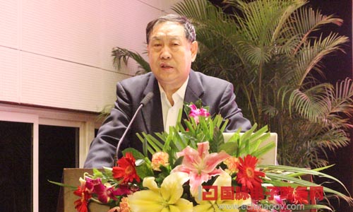 在"2014中国智慧政府发展年会"上，电子政务权威专家、国家行政学院教授汪玉凯发表主题演讲