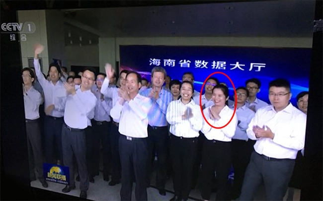 88858cc永利官网代表邢芬芬（上图红圈标识）